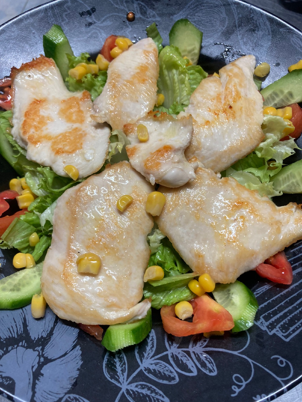 Tavuklu salata