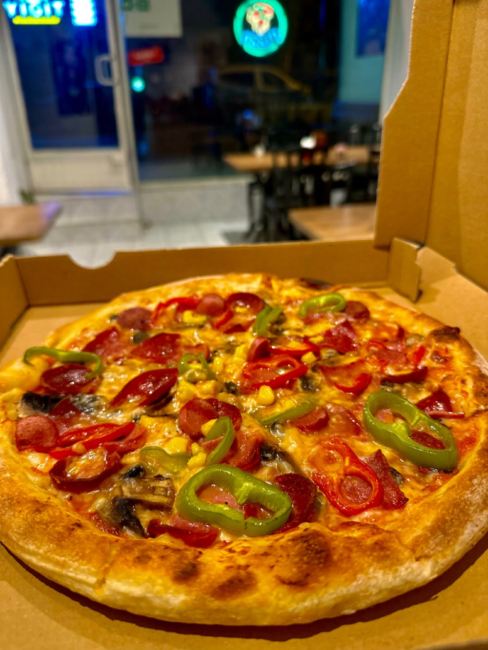 Karışık pizza (mixed pizza)