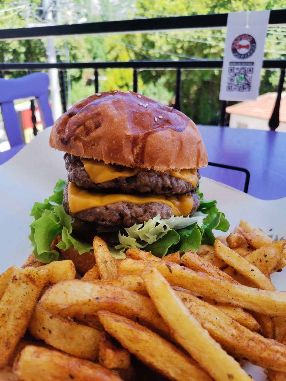XL burger